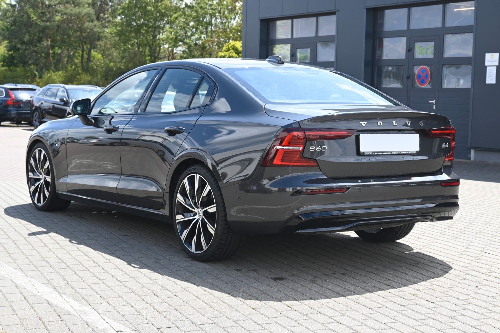 Volvo S60 B4 Benzin Plus Dark*PANO*STHZG*360°*H&K*