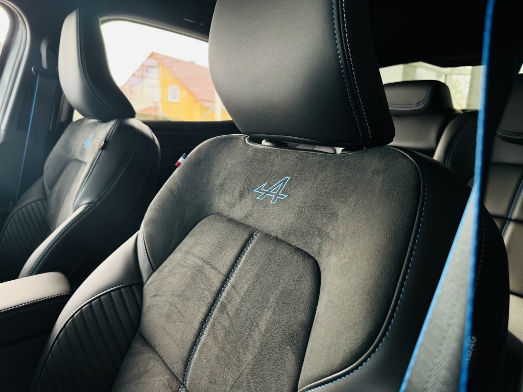 Renault Arkana ESPRIT ALPINE Full Hybrid - Samsaru's Car Outlet