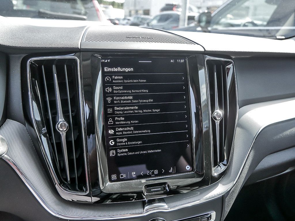 Volvo XC60 B4 Plus Dark AWD