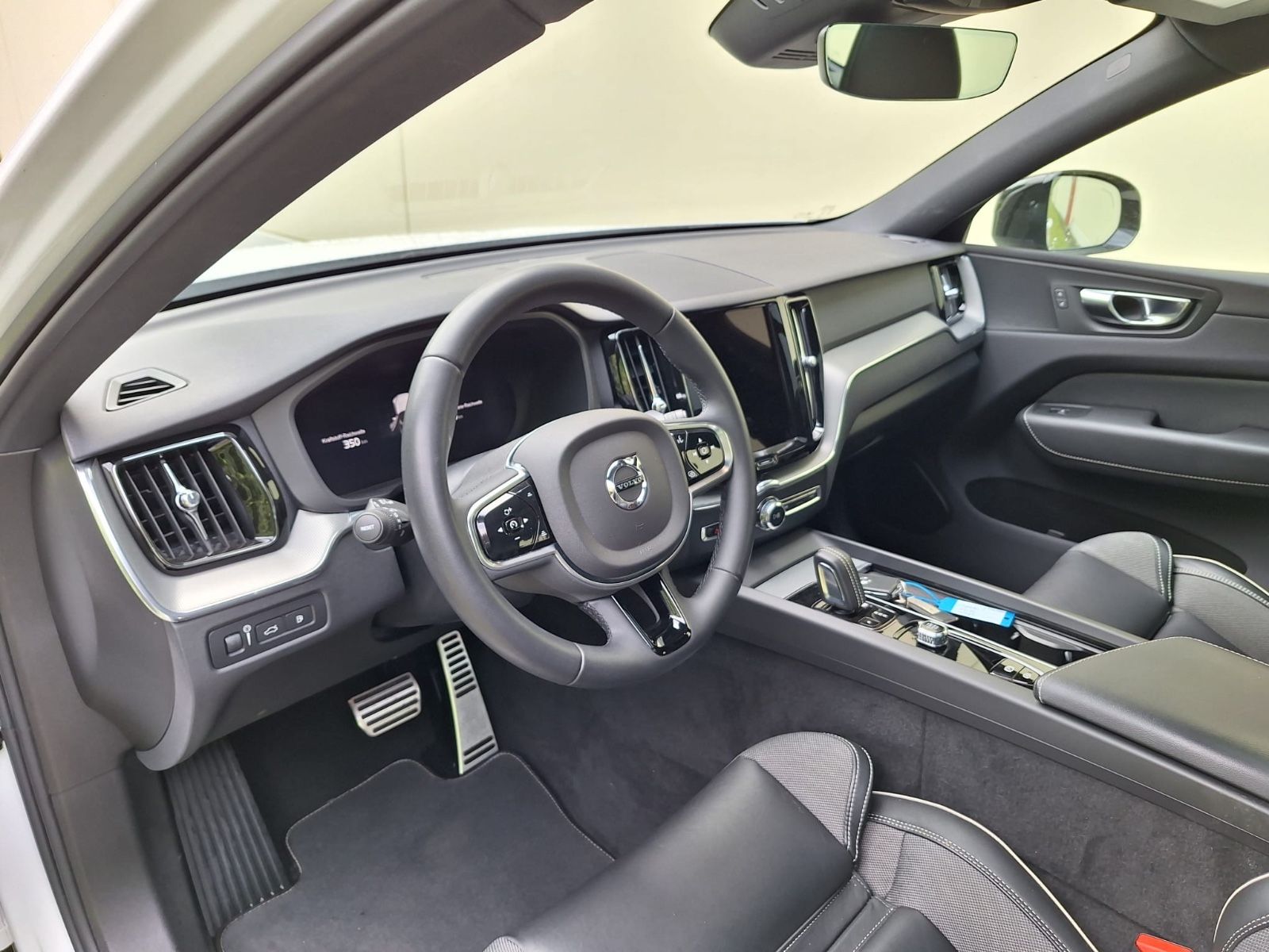 Volvo XC 60 R Design Plug-In Pano. Kamera AHK AWD