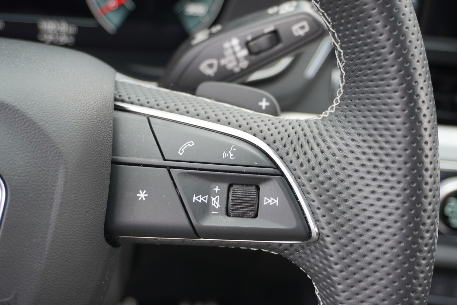 Audi A4 Avant 40 TDI S-Tronic S-Line - Samsaru's Car Outlet