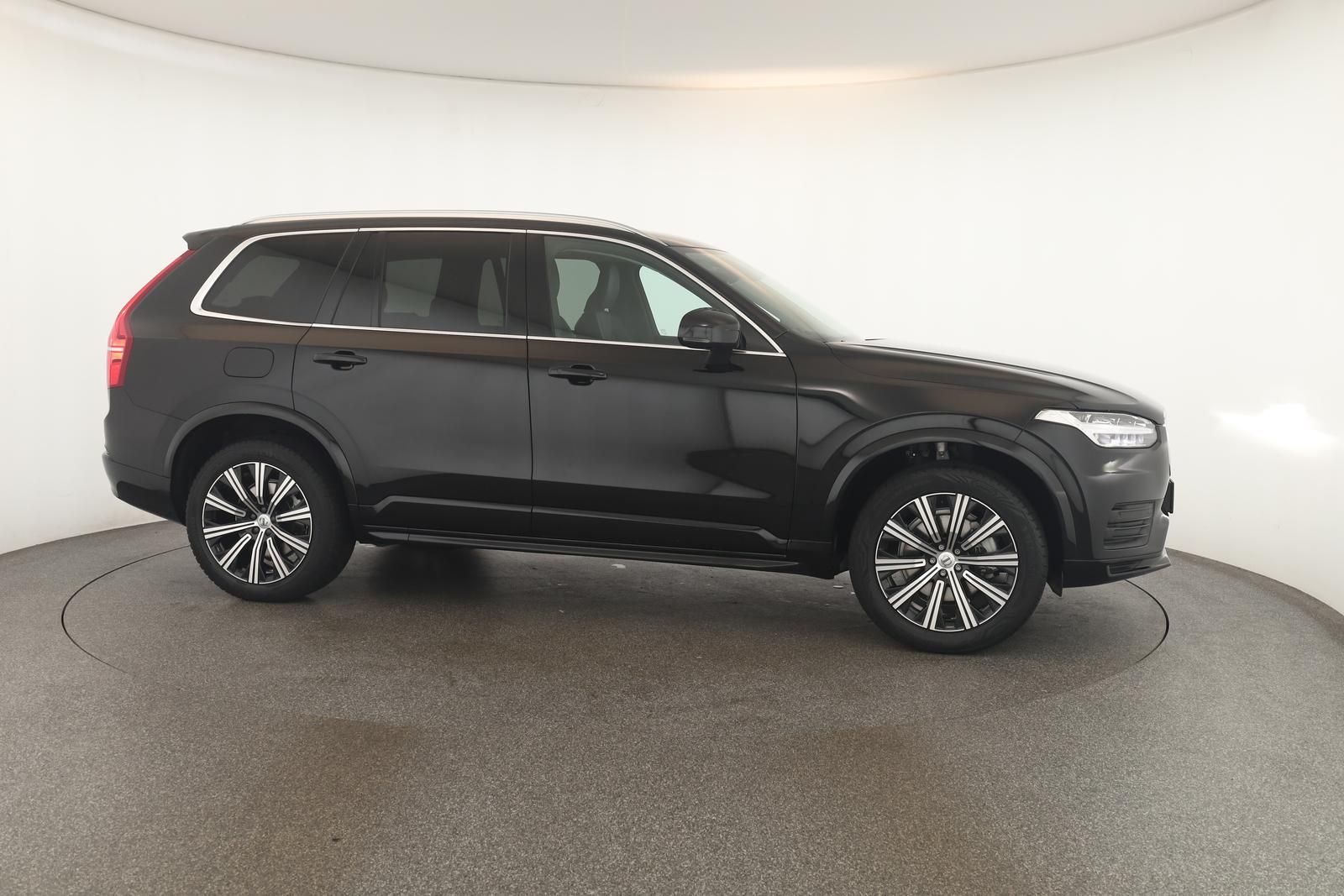 Volvo XC90 B5 AWD Core 7S LED Navi SHZ ACC Kam 20" AHK