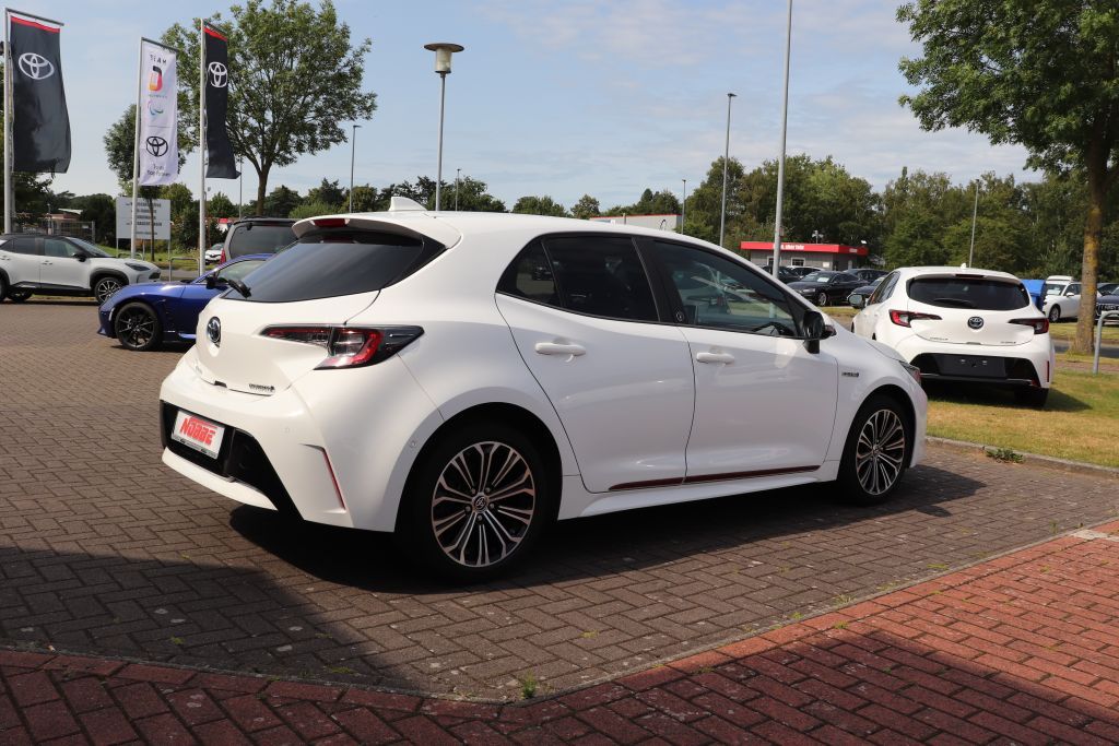 Toyota Corolla 1.8 Hybrid - Samsaru's Car Outlet