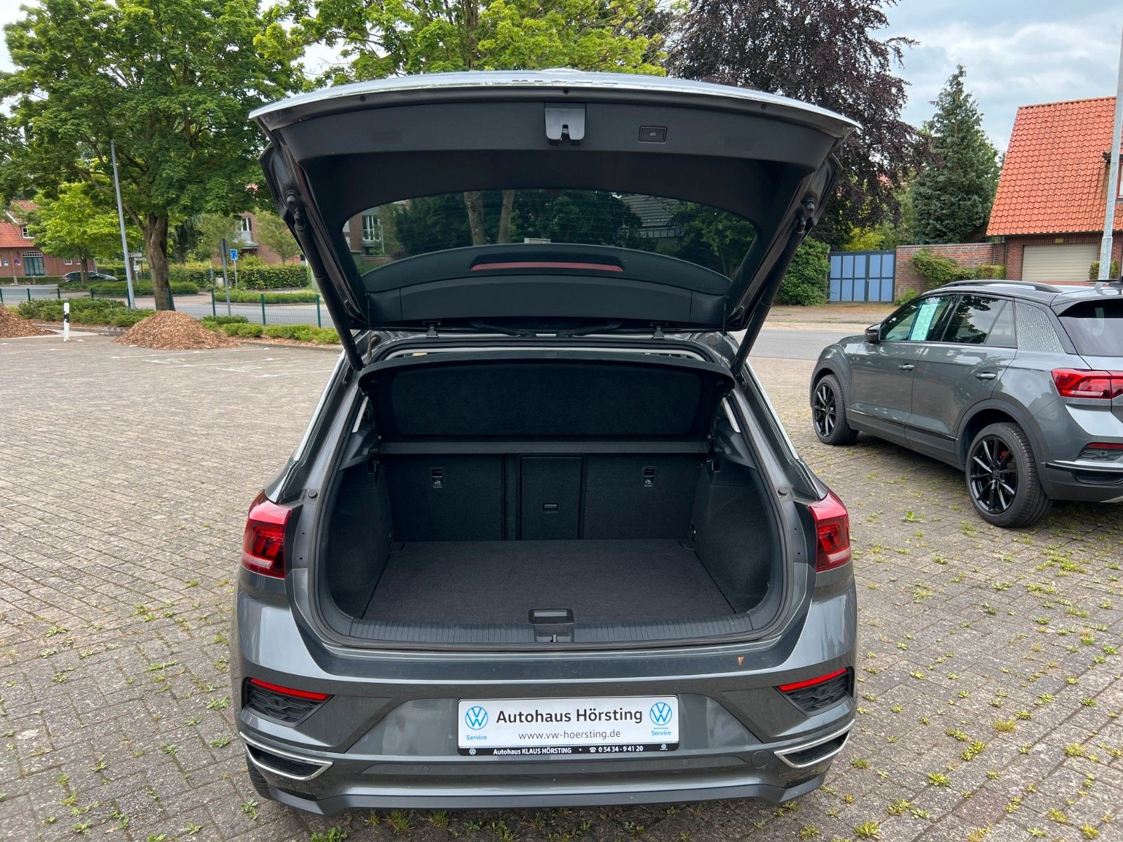 Volkswagen T-Roc Style 1.5TSi DSG R-Line - Samsaru's Car Outlet