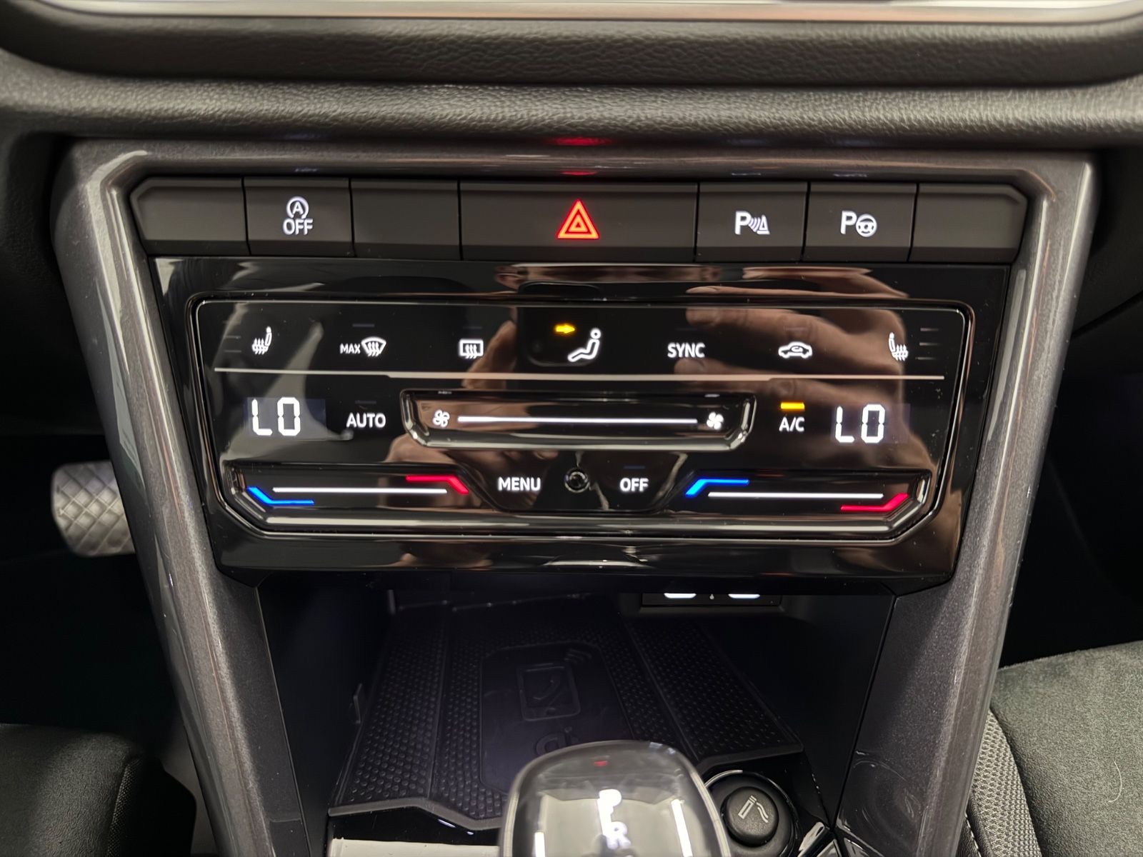 Volkswagen T-Roc 2.0 TDI DSG VirtuCock - Samsaru's Car Outlet