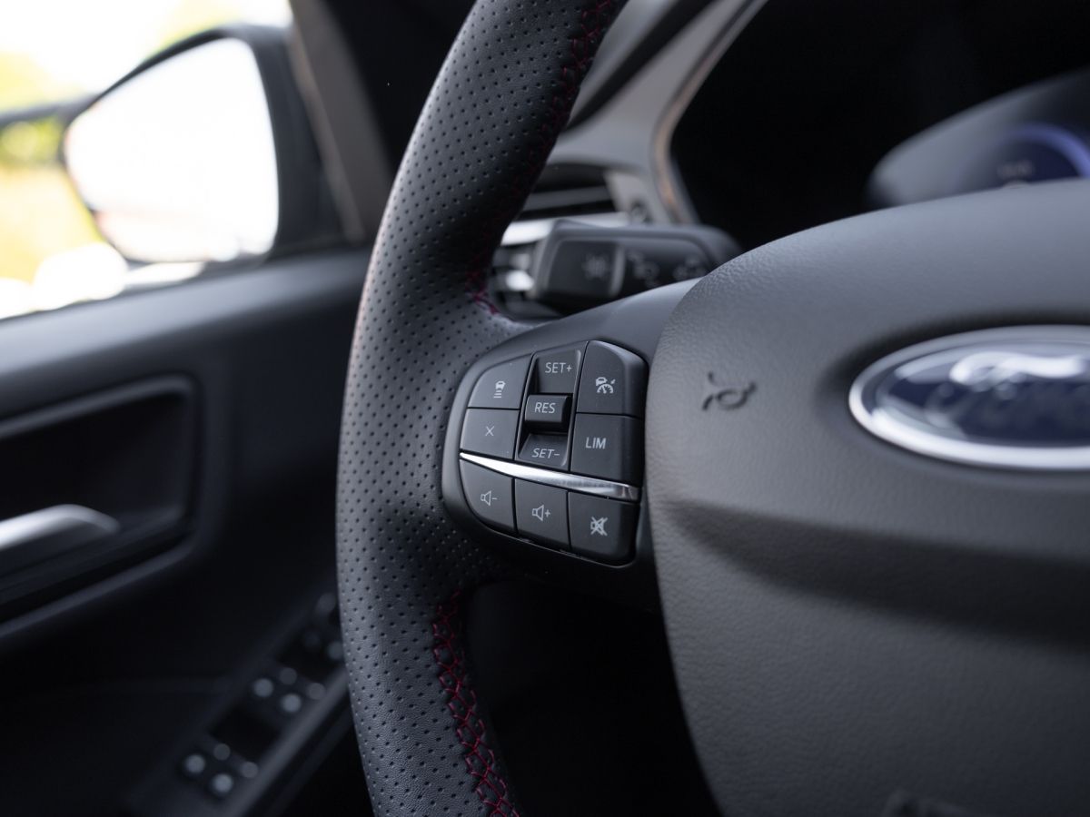 Ford Kuga ST-Line X - Samsaru's Car Outlet