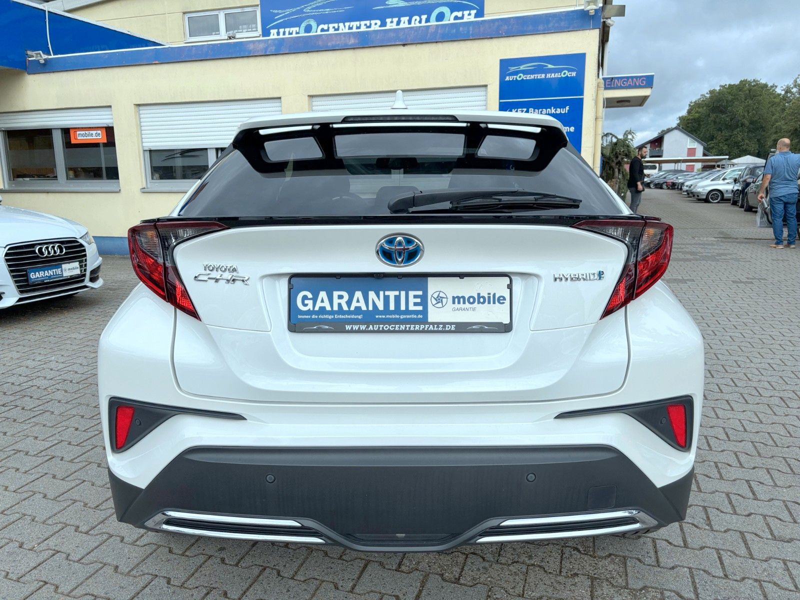 Toyota C-HR Hybrid - Samsaru's Car Outlet