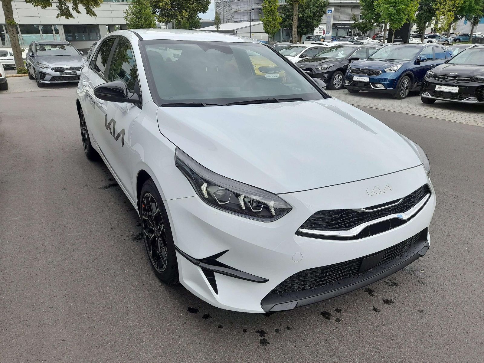 Kia Ceed Nightline 1.0T 48V DCT - Samsaru's Car Outlet
