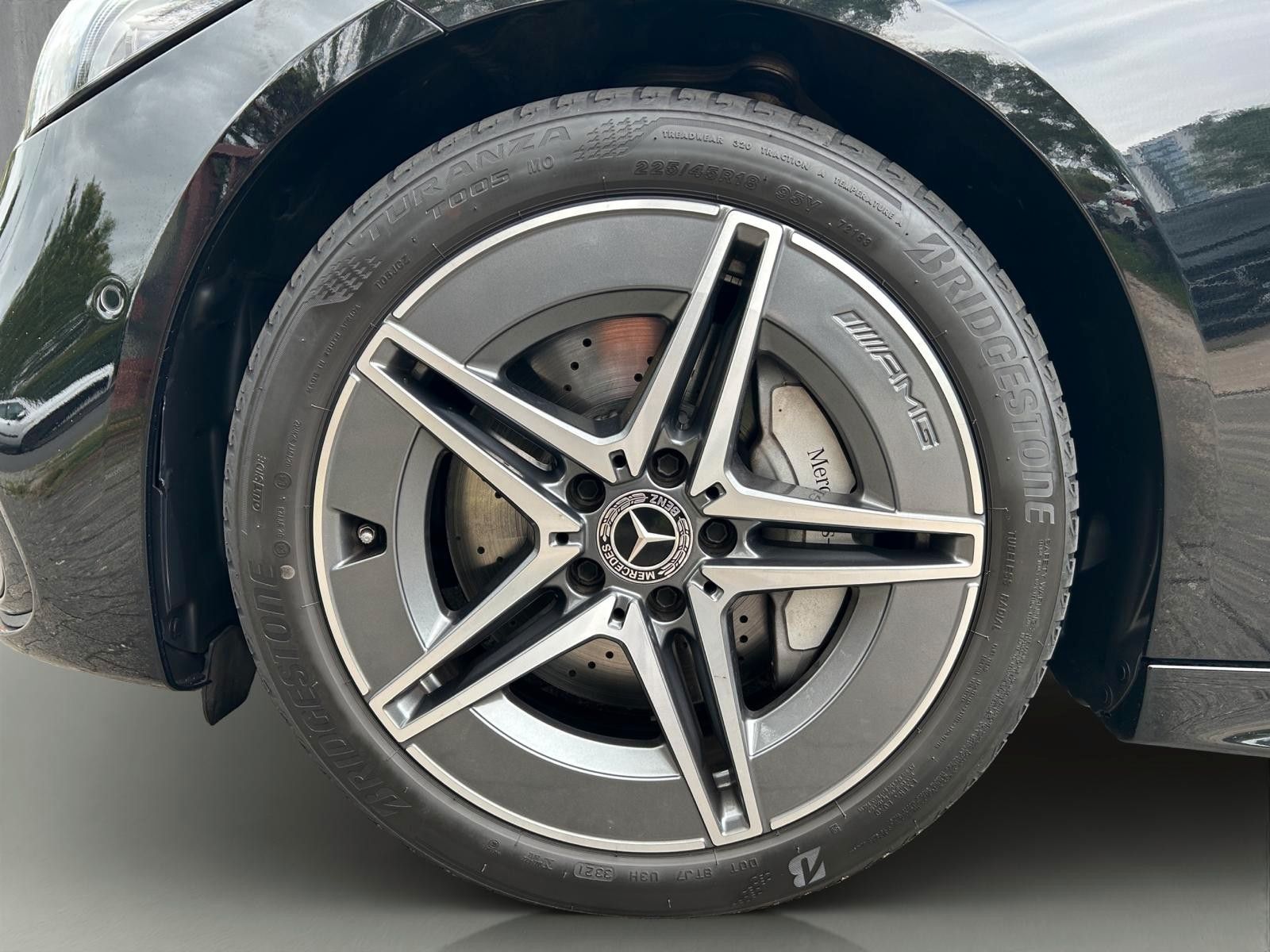 Mercedes-Benz C 220 d AMG Line - Samsaru's Car Outlet