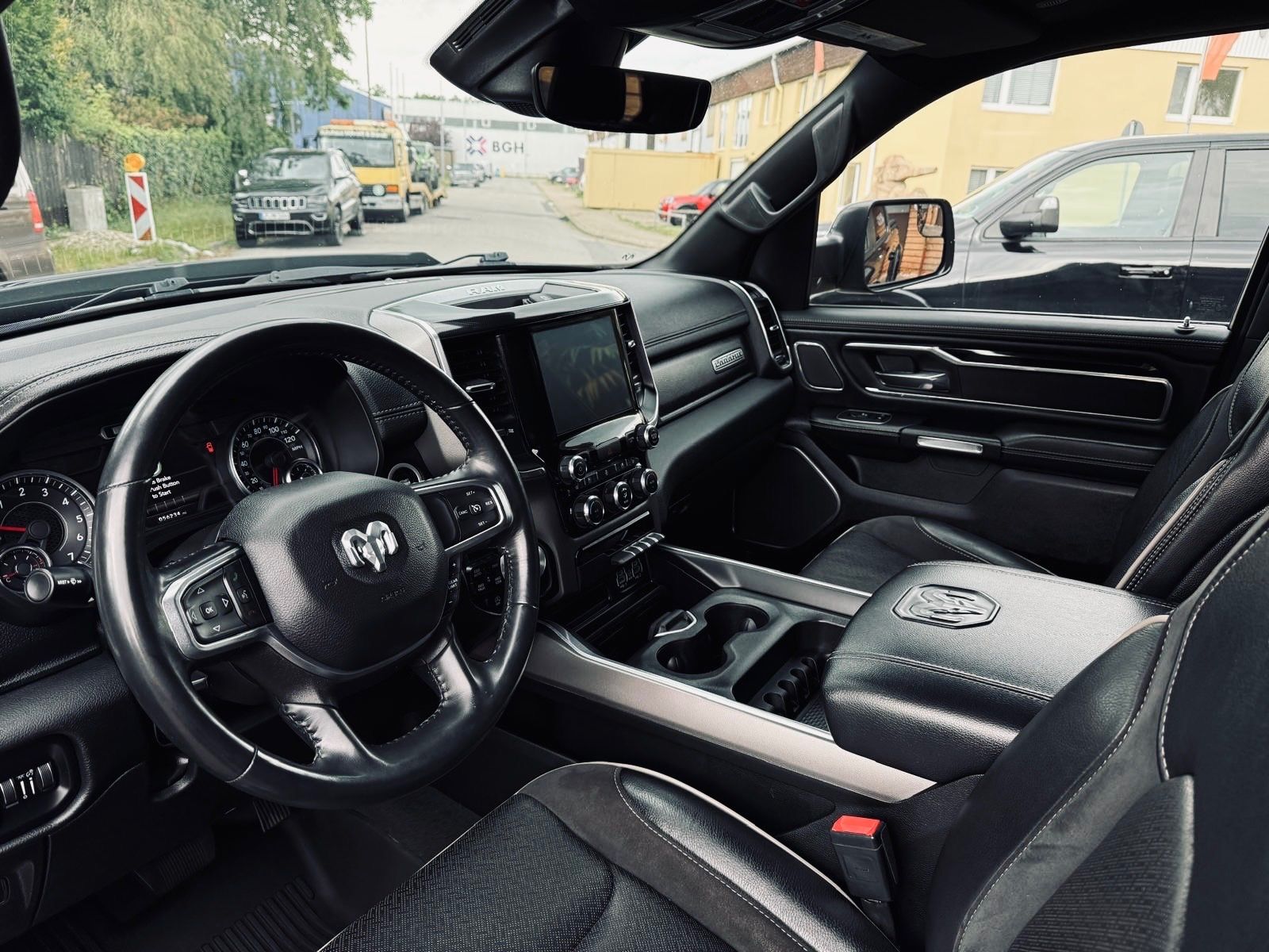 Dodge LARAMIE*OFFROAD*LONG*LIFT*AHK*NAVI*LED*GARANTIE*