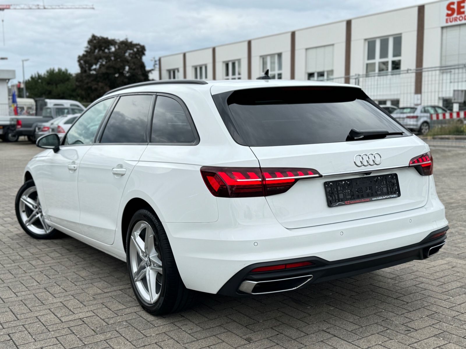 Audi A4 40 TFSI - Samsaru's Car Outlet