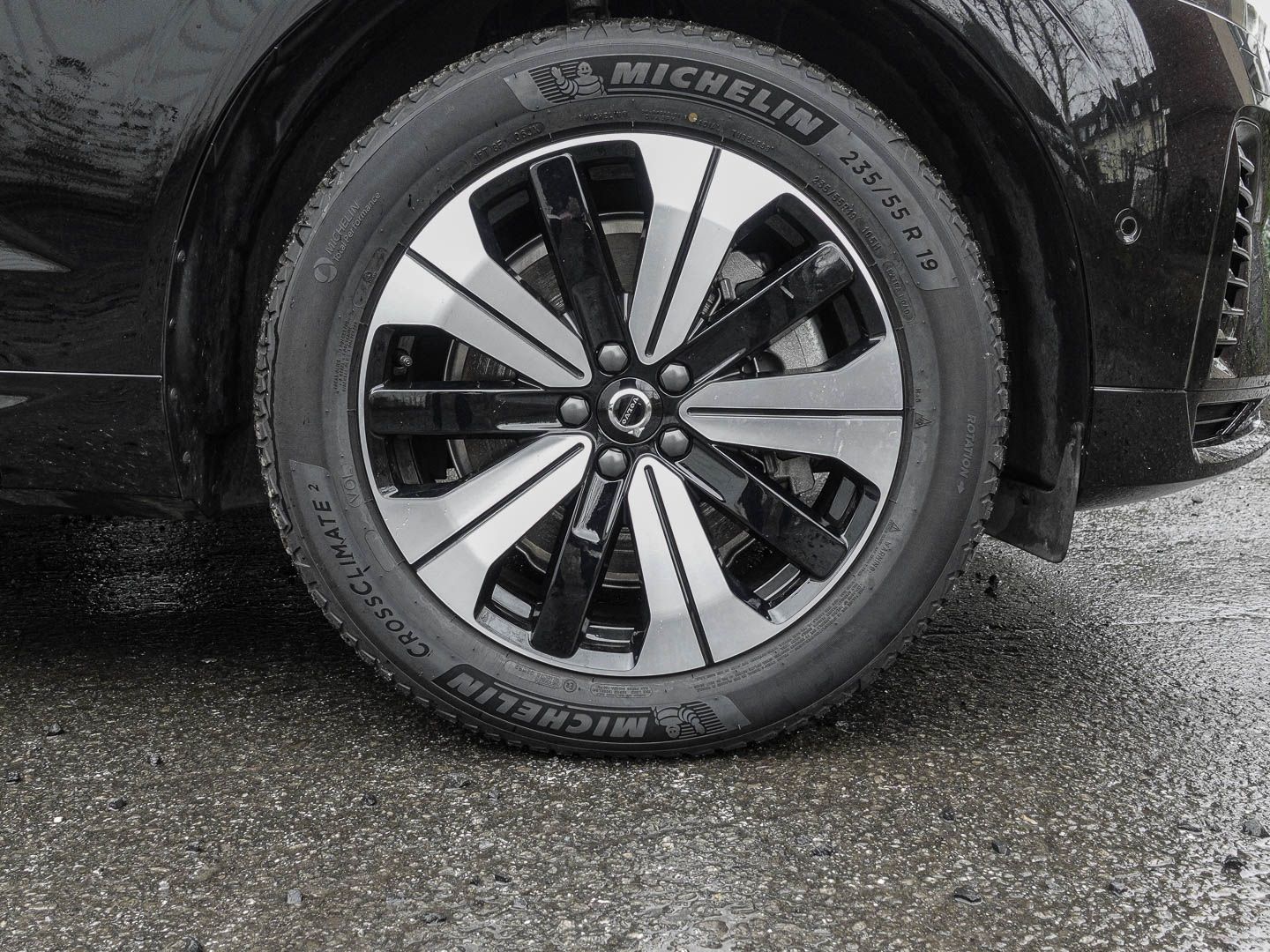 Volvo XC60 Plus Dark Recharge Plug-In Hybrid AWD T6 Tw