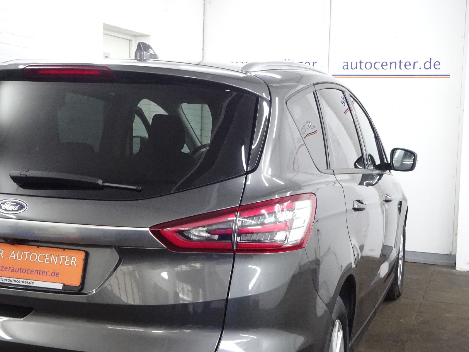 Ford S-Max 2.0 Aut./ACC/LED/Kamera/Winter/PDC/Nav/SHZ