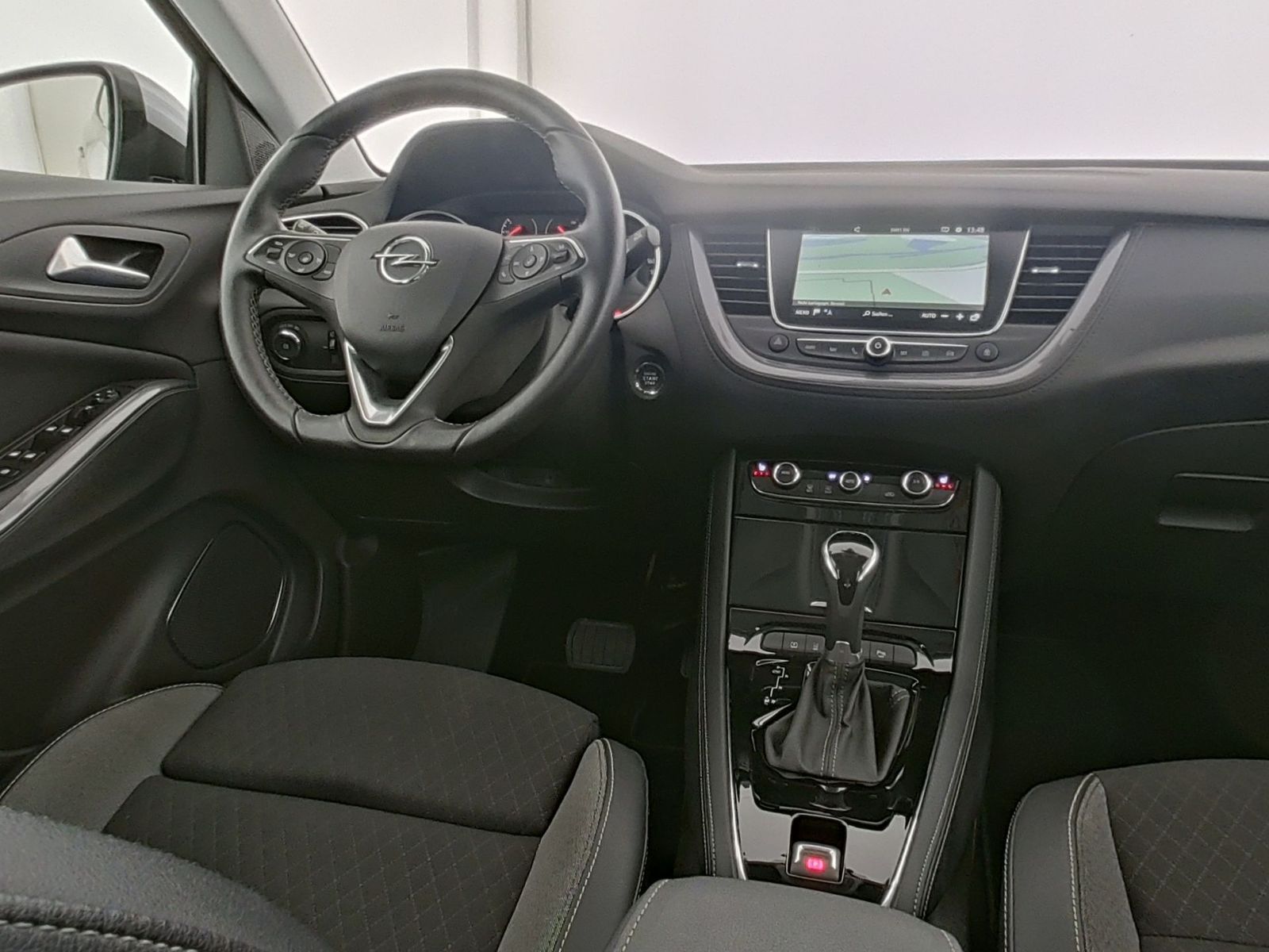 Opel Grandland X INNOVATION - Samsaru's Car Outlet