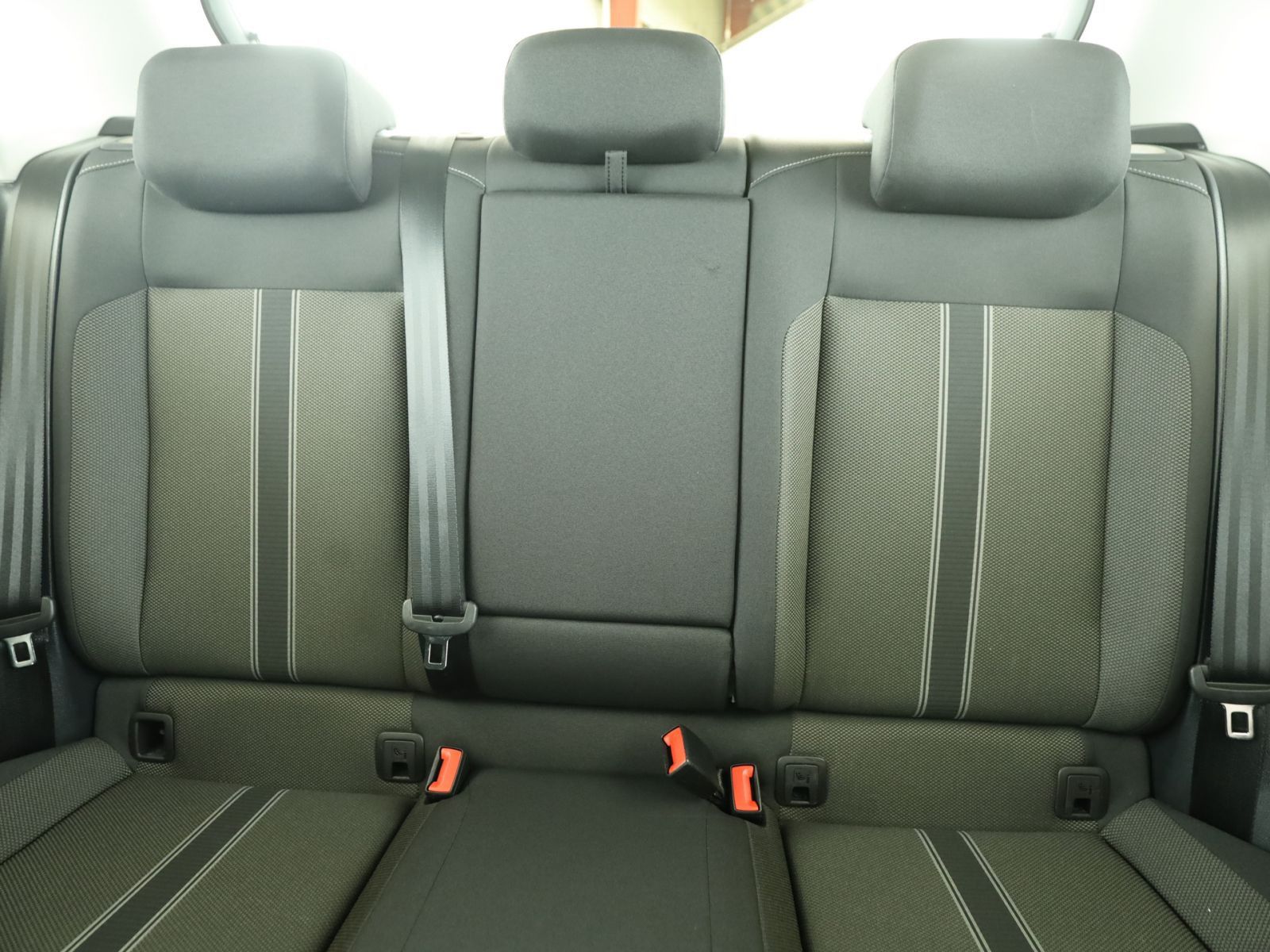 Volkswagen T-Roc 2.0 TDI Style - Samsaru's Car Outlet