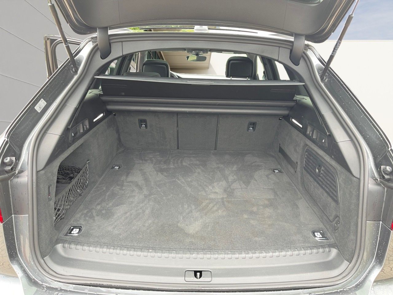 Audi A6 Avant 55 TFSI e quattro S line - Samsaru's Car Outlet