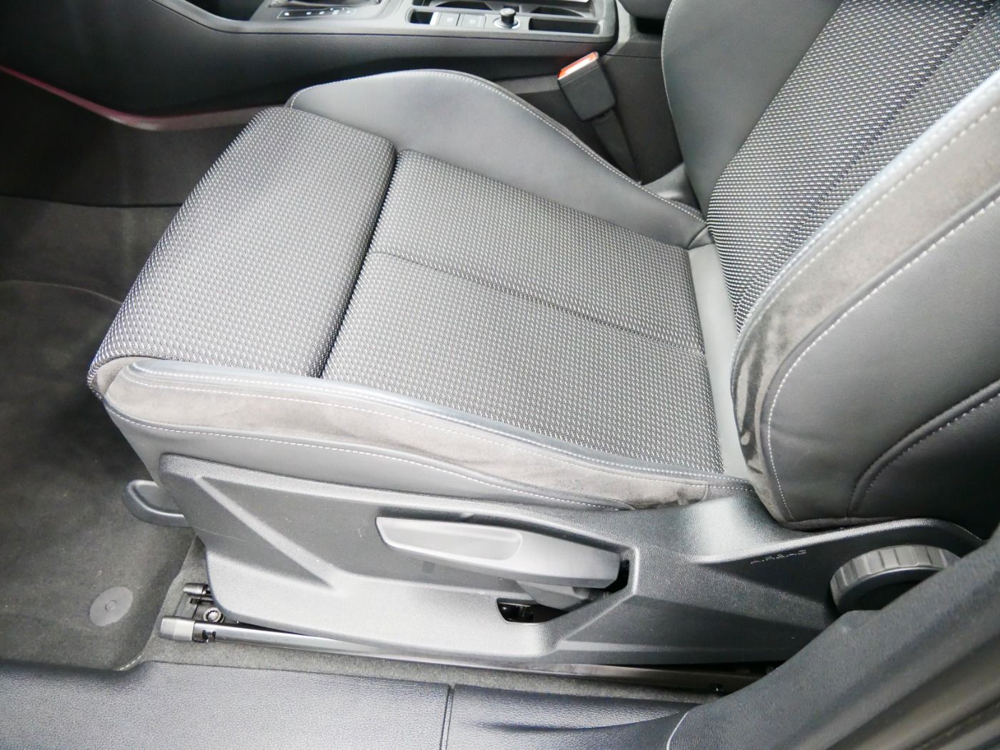 Audi Q3 Sportback 40 TDI quattro S line - Samsaru's Car Outlet