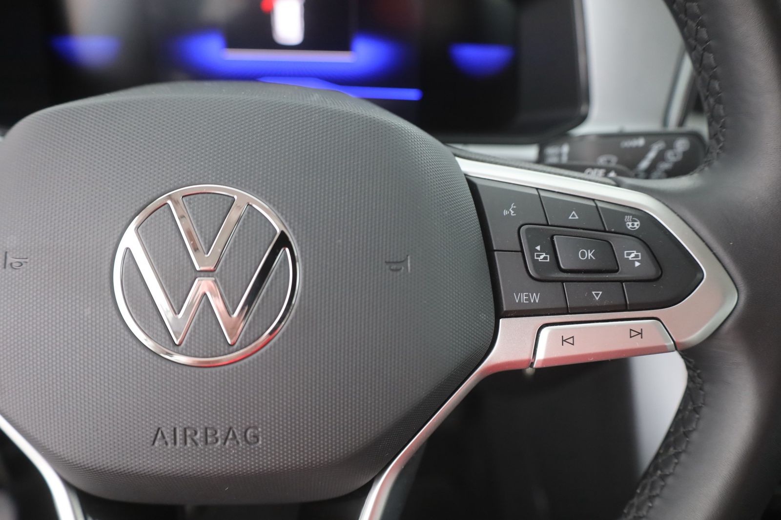 Volkswagen T-Roc 1.5 TSI DSG - Samsaru's Car Outlet