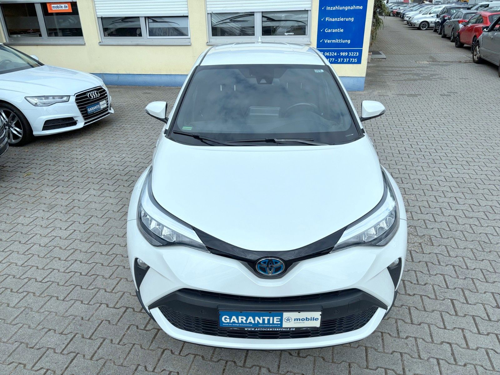 Toyota C-HR Hybrid - Samsaru's Car Outlet