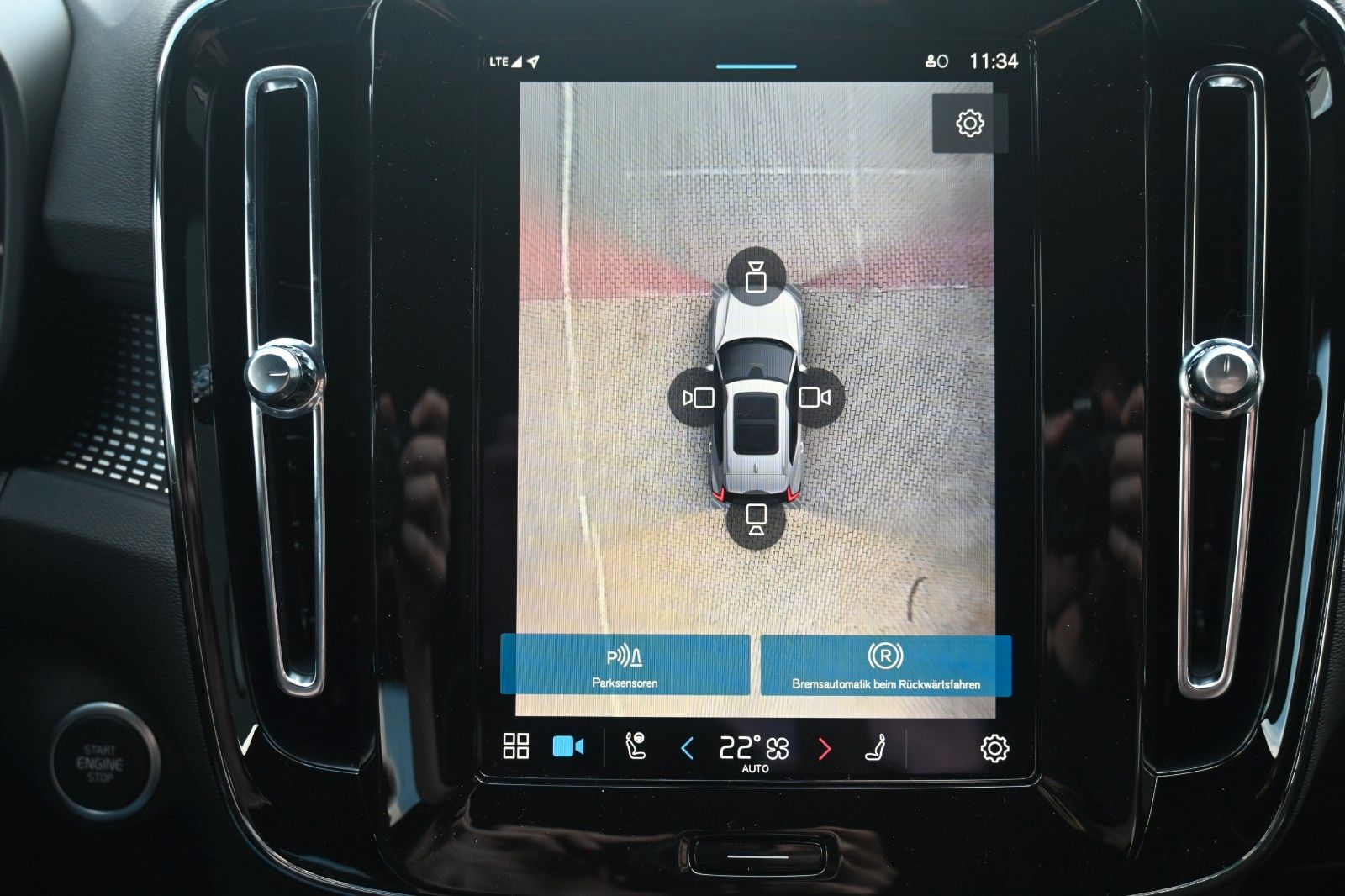 Volvo XC40 B4 DKG Plus Dark*H&K*FSHZG*360°*ACC*AHK