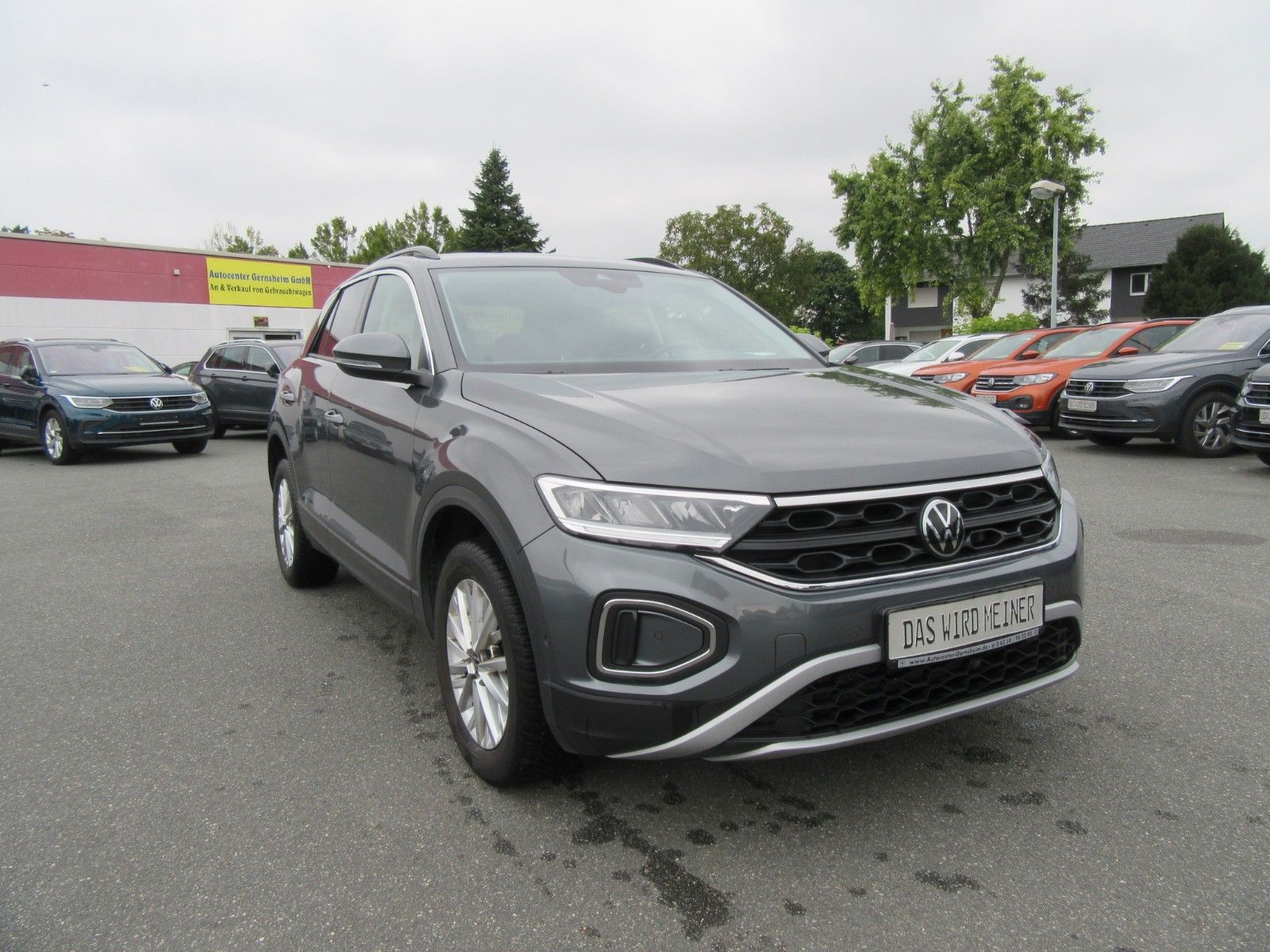 Volkswagen T-Roc R-Line - Samsaru's Car Outlet