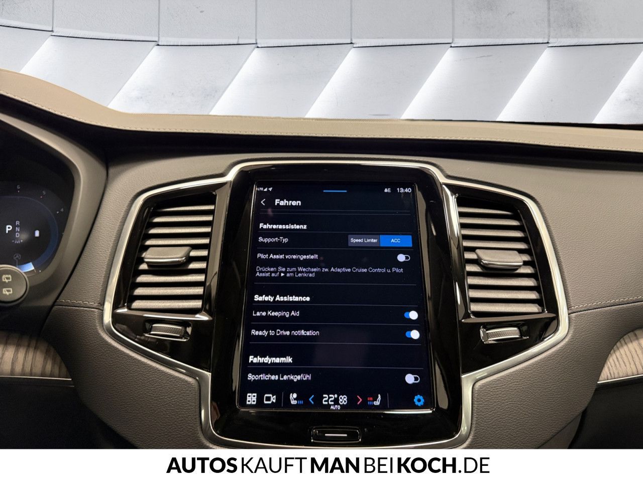 Volvo XC90 B5 D AWD Plus Dark PANO STDHz AHK VLED 360