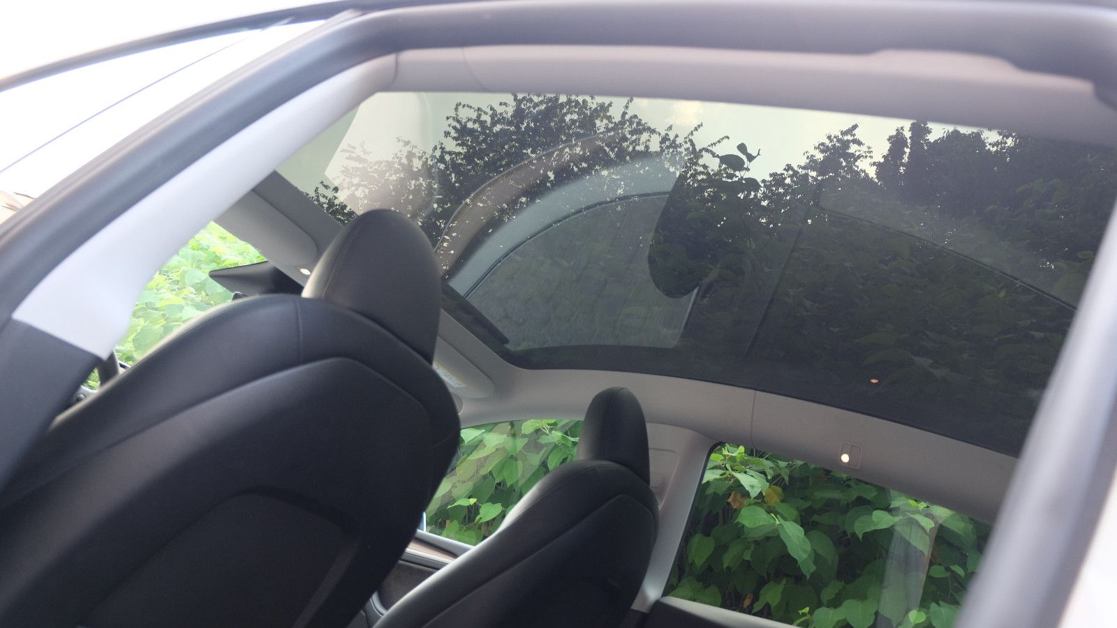 Tesla Model Y Long Range Dual AWD