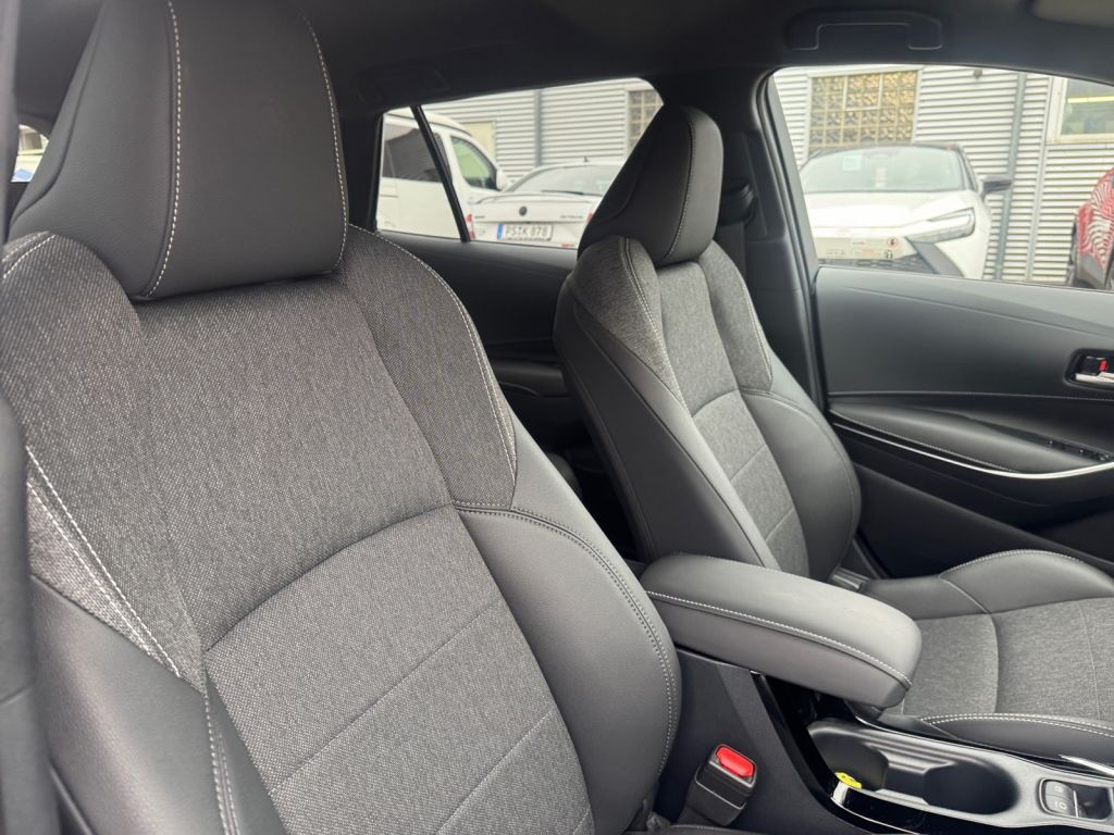 Toyota Corolla 2.0 Hybrid Touring Sports Teamplayer (ZE