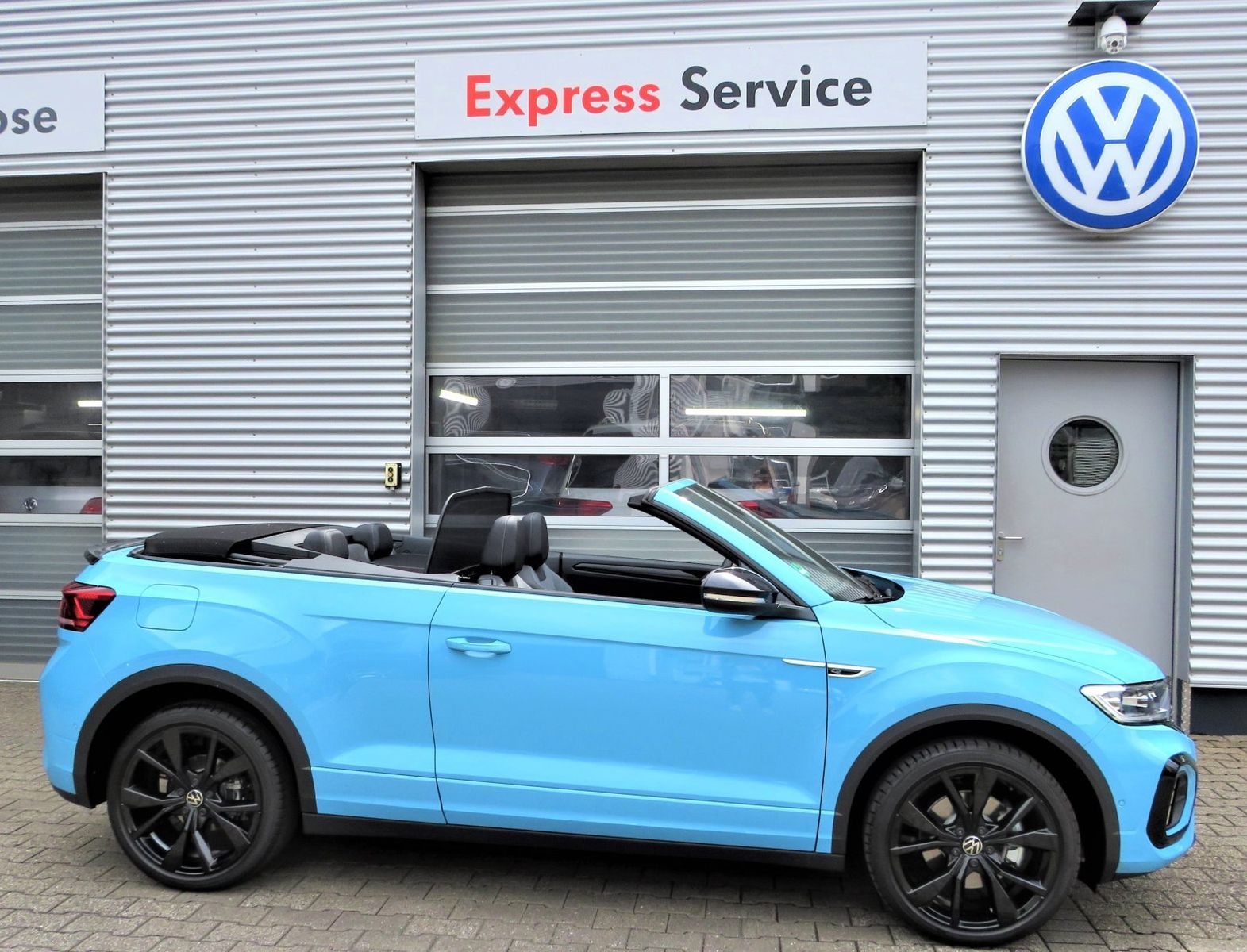 Volkswagen T-Roc 1.5 TSI DSG R-Line - Samsaru's Car Outlet
