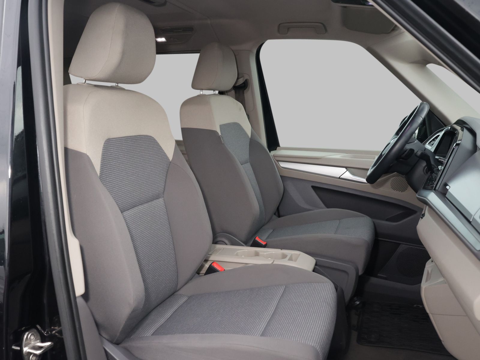 Volkswagen T7 Multivan 1.5 TSI Edition - Samsaru's Car Outlet