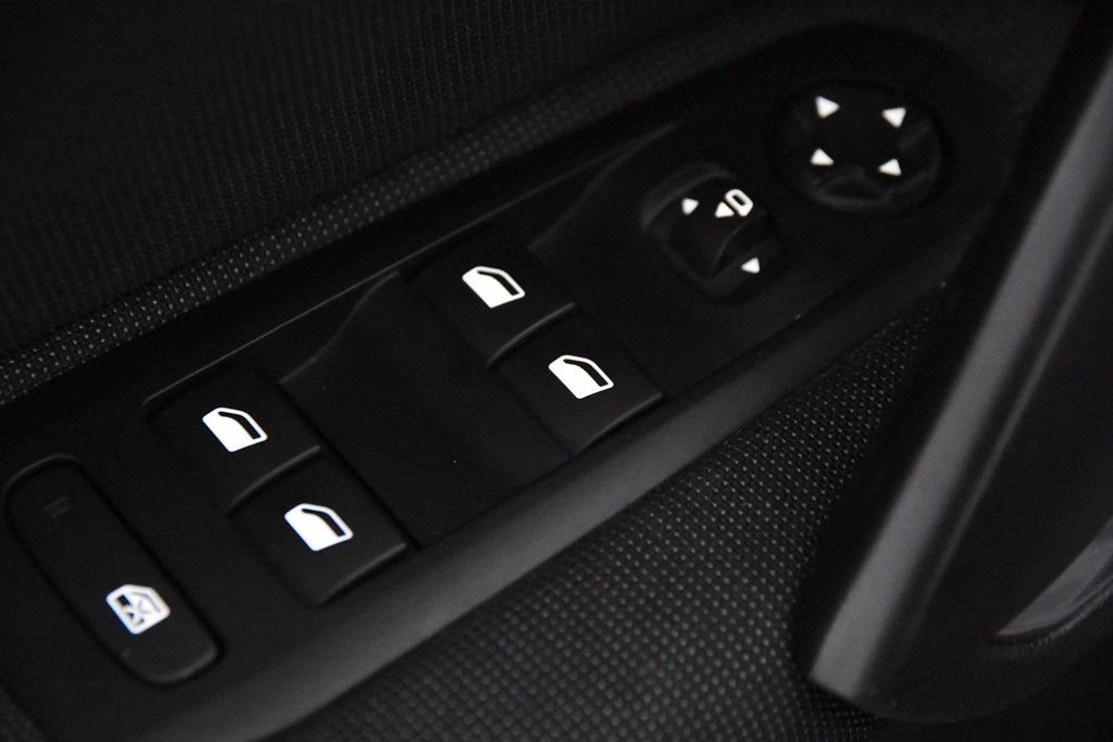 Peugeot 308 SW Allure 130 - Samsaru's Car Outlet