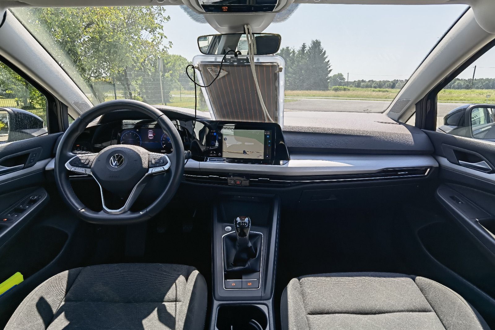 Volkswagen Golf Life 1.5 TSI - Samsaru's Car Outlet