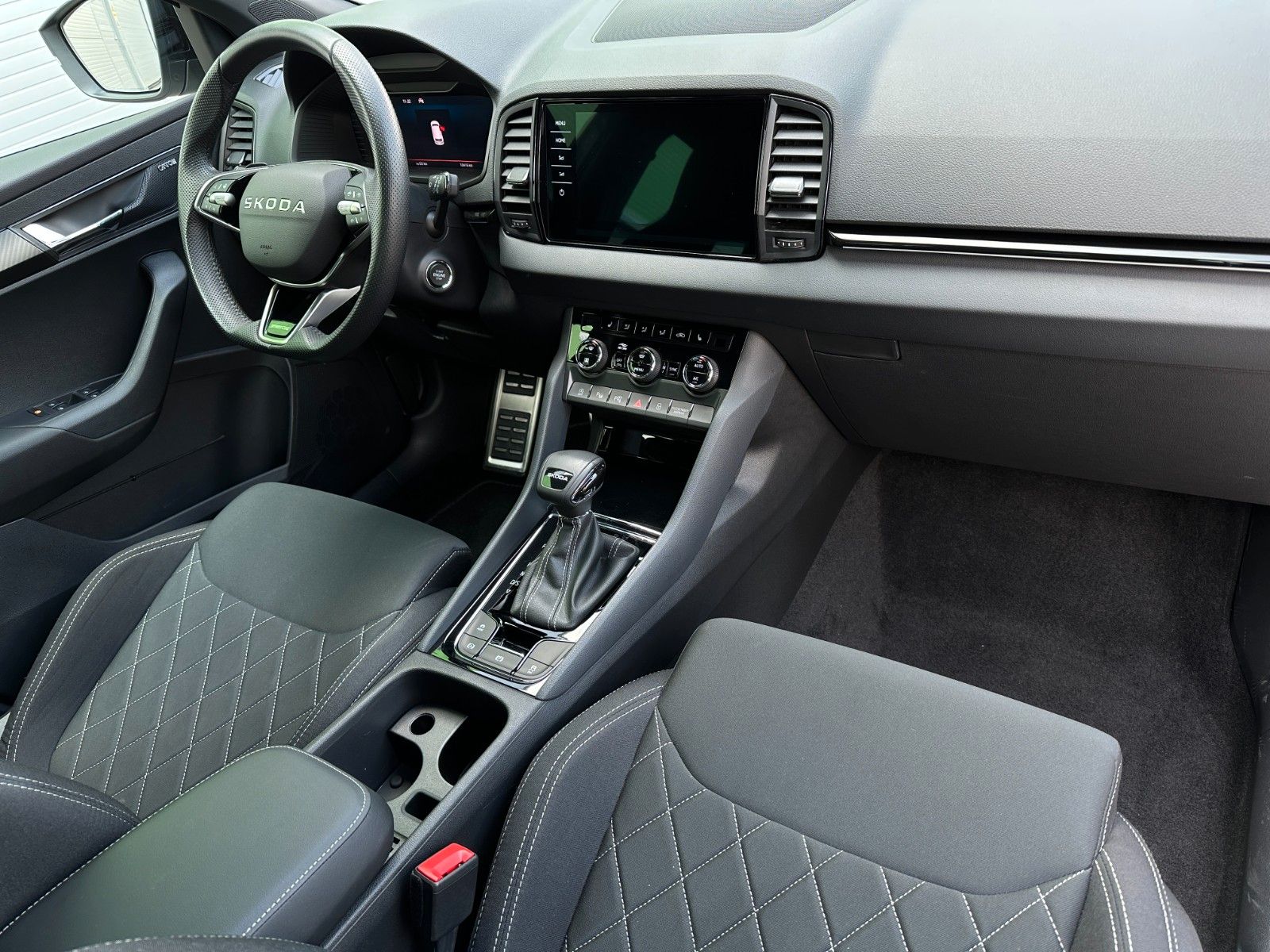 Skoda 150PS DSG Sportline NAVI ACC KAMERA eHK LM19"AHK