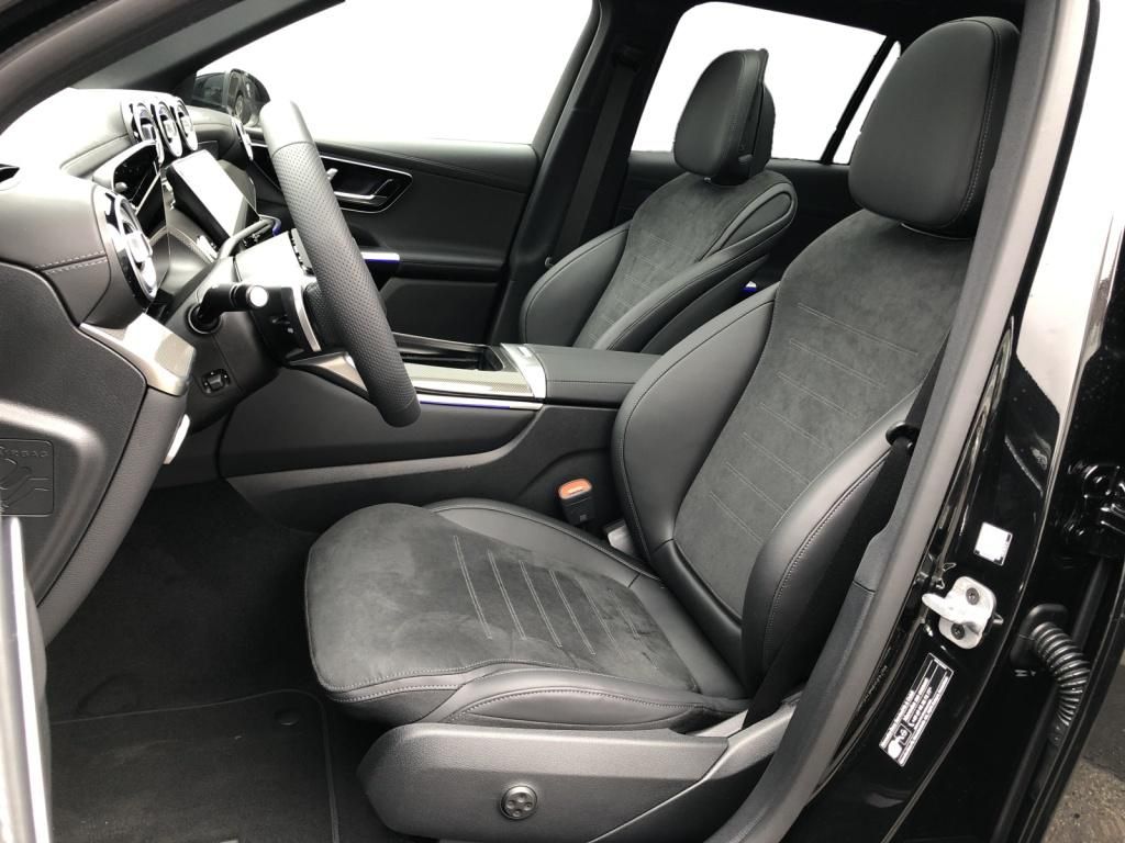 Mercedes-Benz GLC 300 d 4MATIC +MBUX+AMG+DigitalLight+Pano+AHK