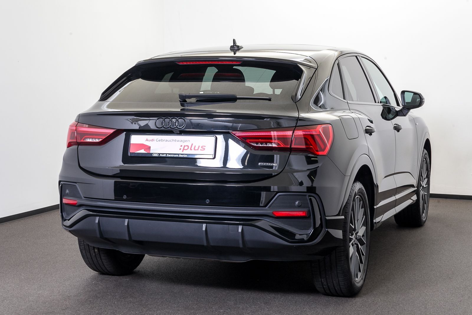 Audi Q3 Sportback S line 40 TFSI qu. S tr. - Samsaru's Car Outlet