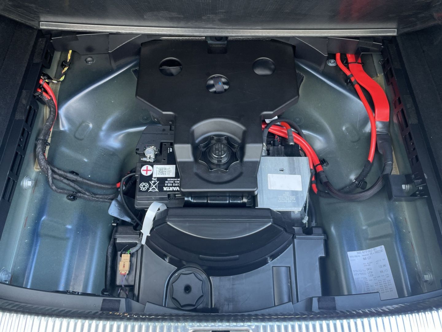 Audi A4 40 TFSI Avant S line quattro Matrix/AHK/Pano/