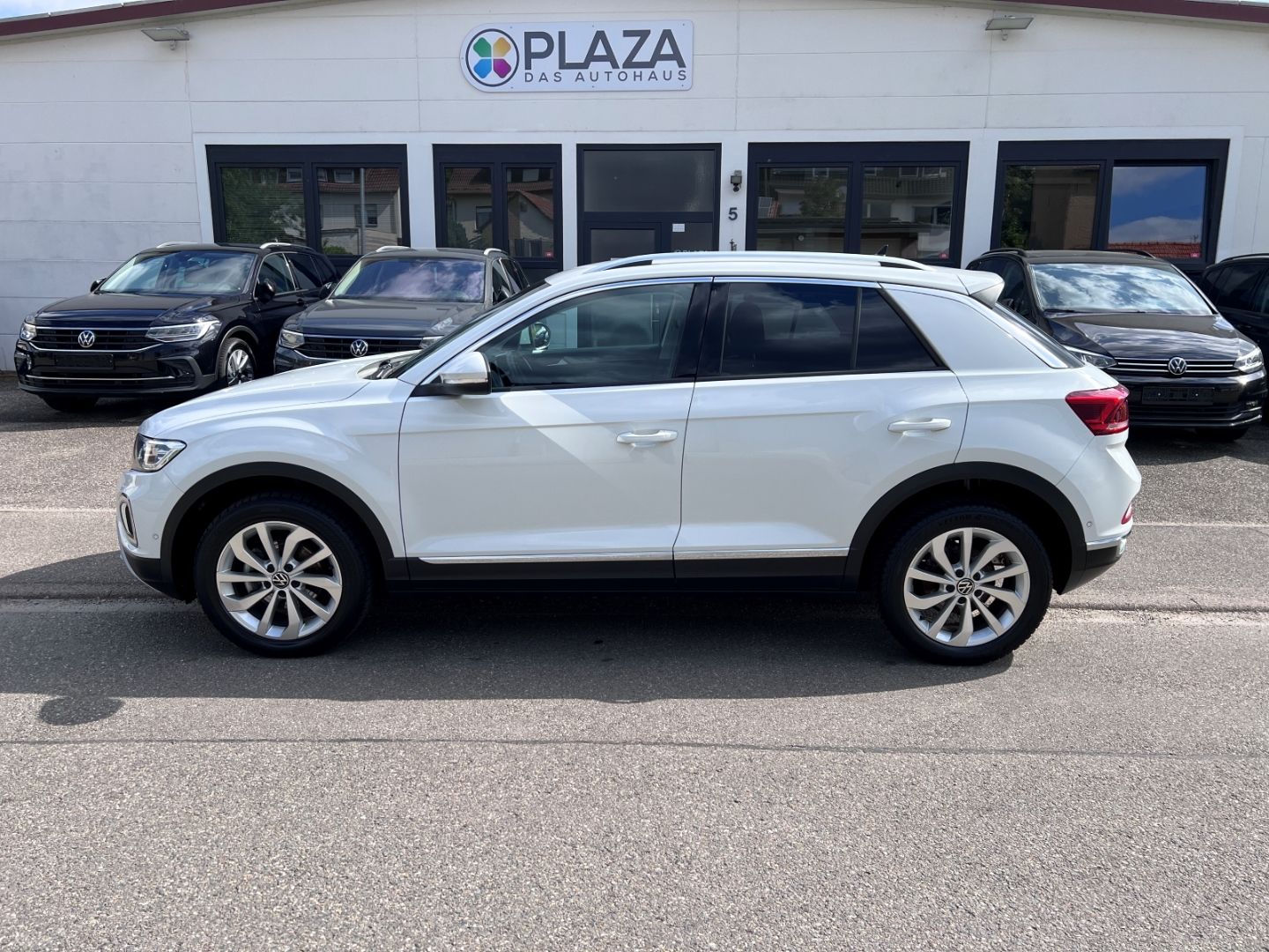 Volkswagen T-Roc 1.0TSI Style - Samsaru's Car Outlet