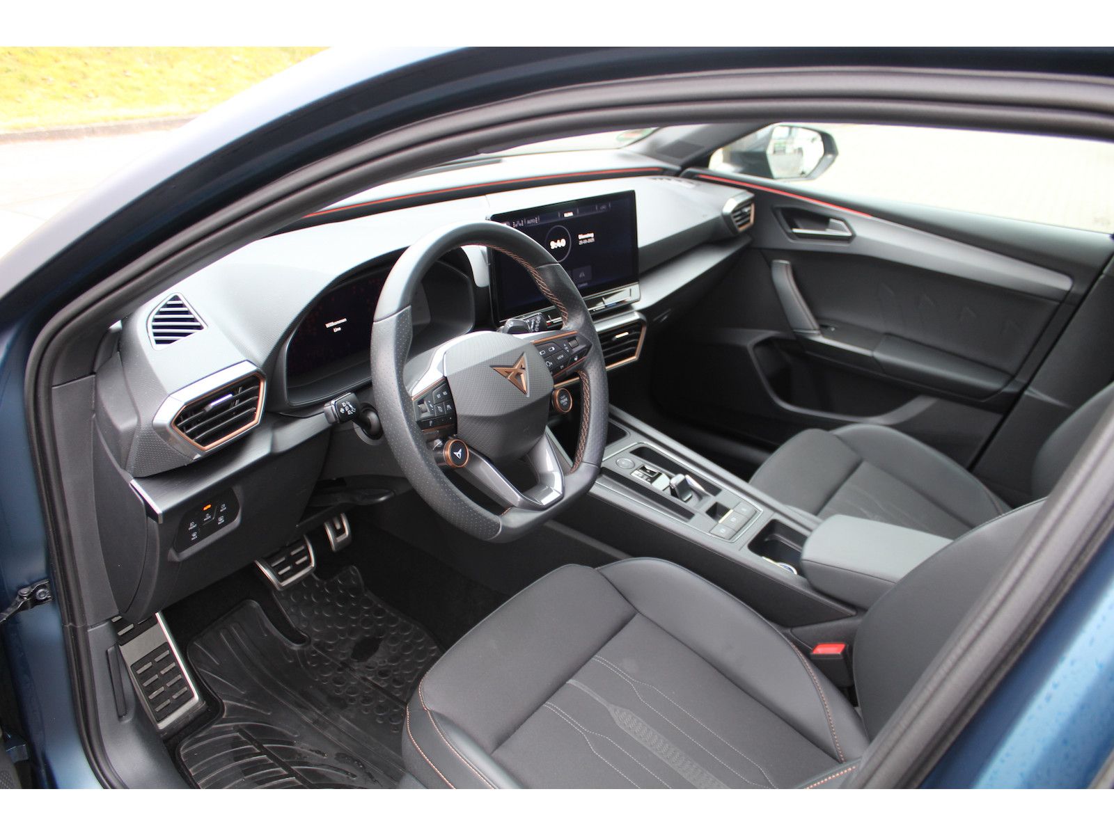 Cupra Leon VZ e-Hybrid - Samsaru's Car Outlet