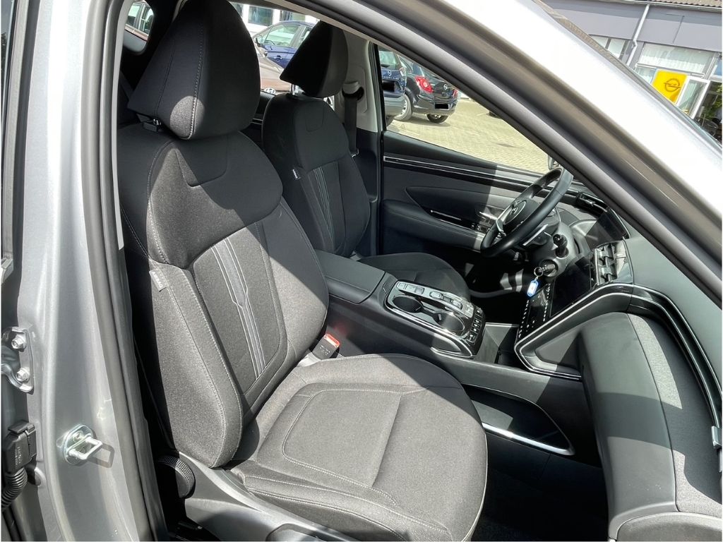 Hyundai Tucson Select Hybrid 2WD - Samsaru's Car Outlet