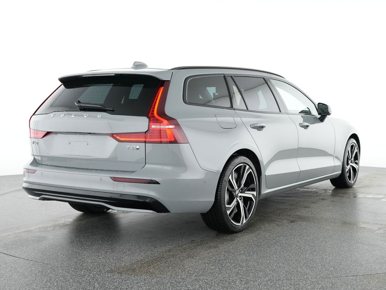 Volvo V60 T8 Ultra Dark Recharge Plug-In Hybrid AWD