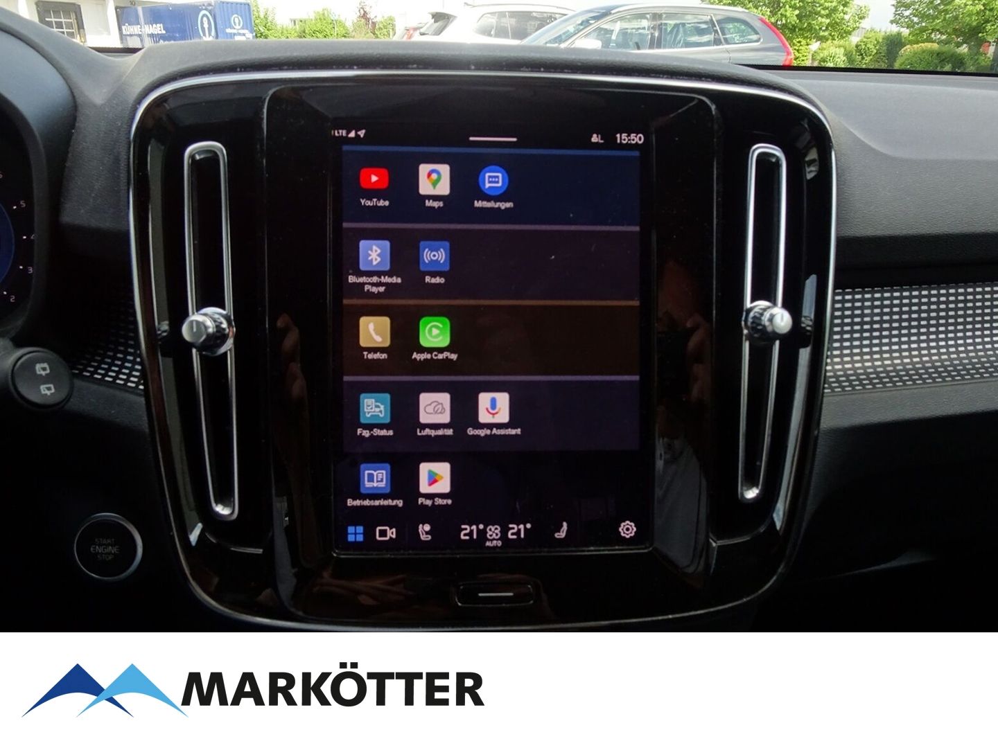 Volvo XC40 B3 Plus Dark - Samsaru's Car Outlet