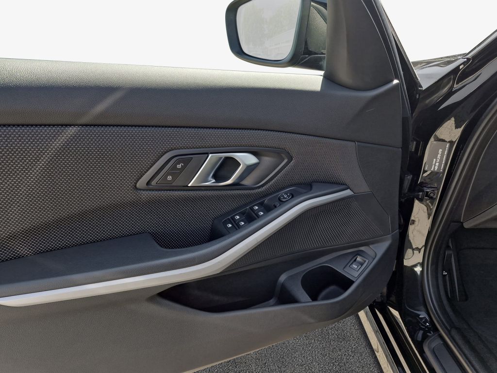 BMW 320i Touring Aut. Advantage - Samsaru's Car Outlet