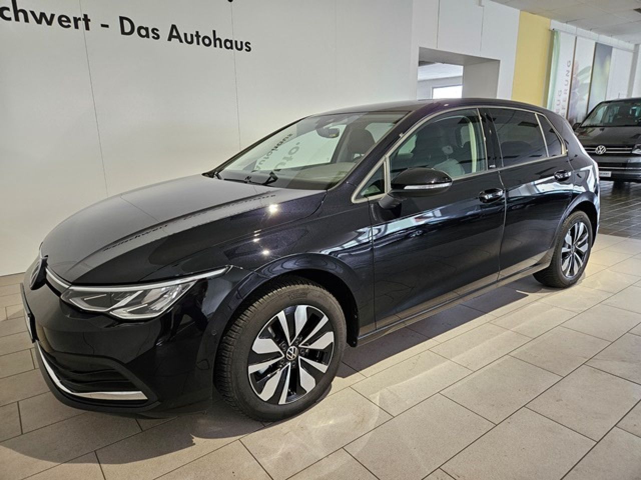 Volkswagen Golf 1.5 eTSI Move DSG - Samsaru's Car Outlet