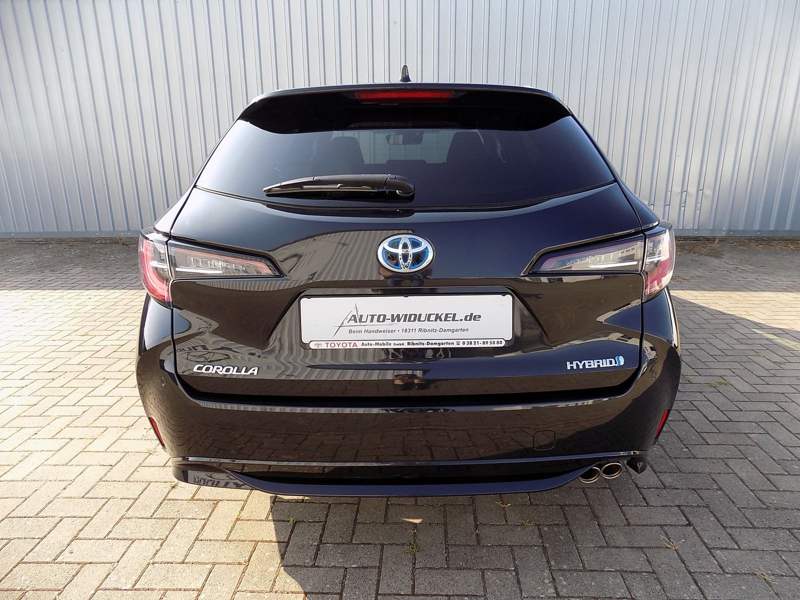 Toyota Corolla Touring Sports 2.0 l Hybrid Team D - Samsaru's Car Outlet