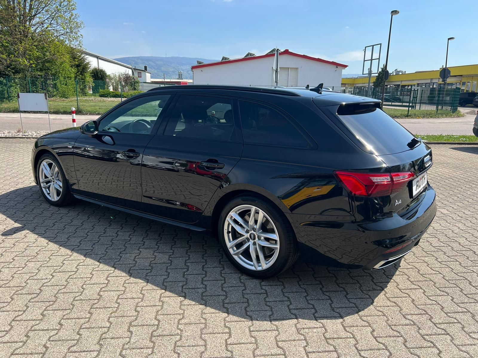 Audi A4 Avant 50 TDI qu. S-line - Samsaru's Car Outlet