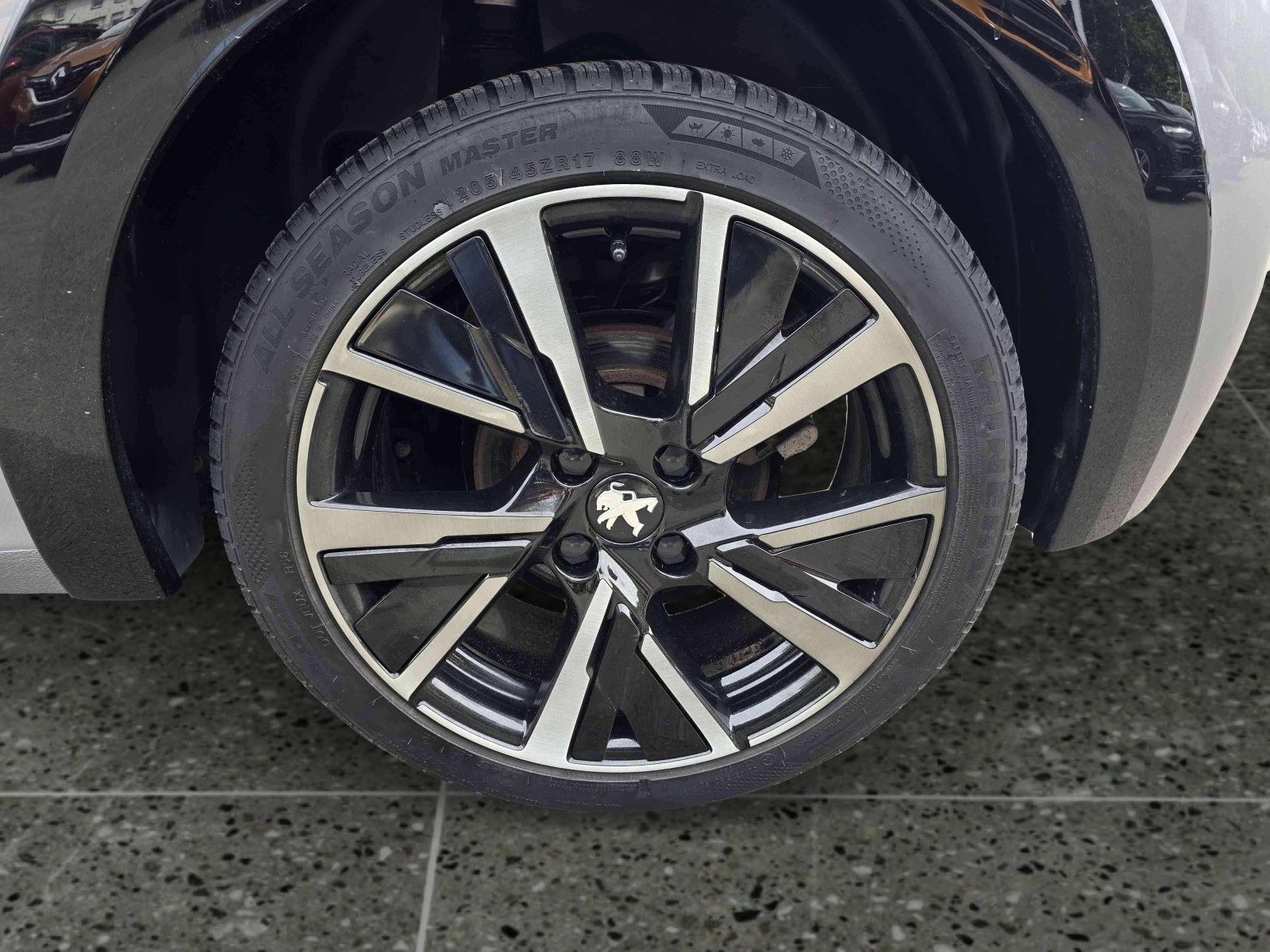 Peugeot 208 GT - Samsaru's Car Outlet