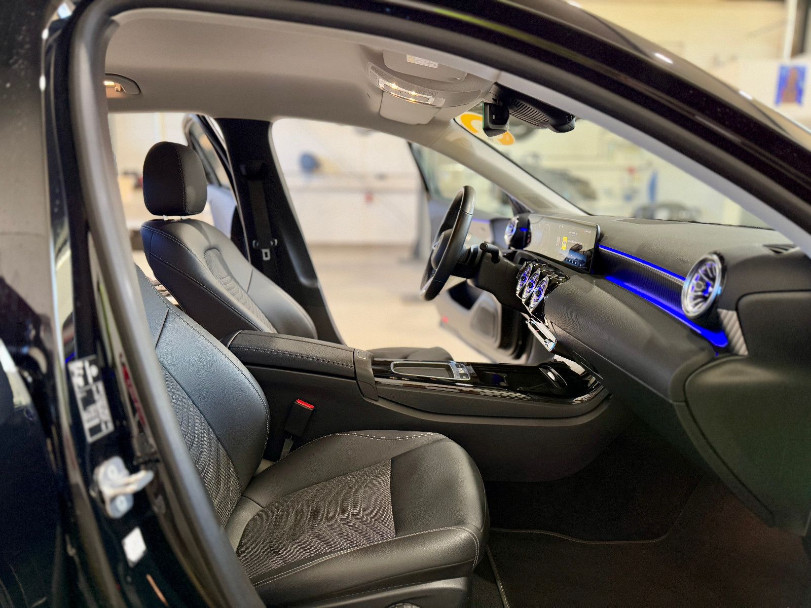 Mercedes-Benz A 180d Progressive - Samsaru's Car Outlet