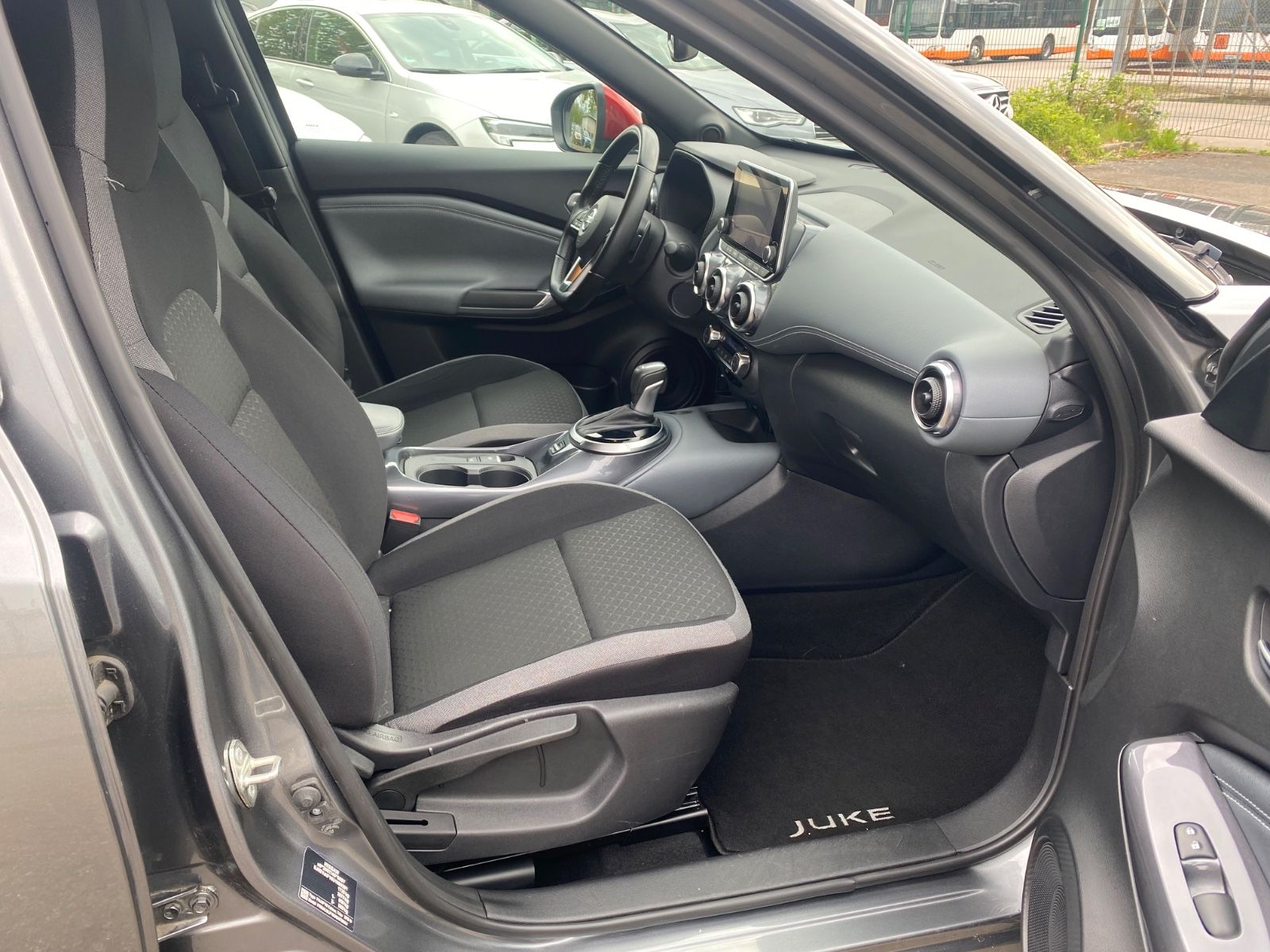 Nissan Juke N-Connecta - Samsaru's Car Outlet
