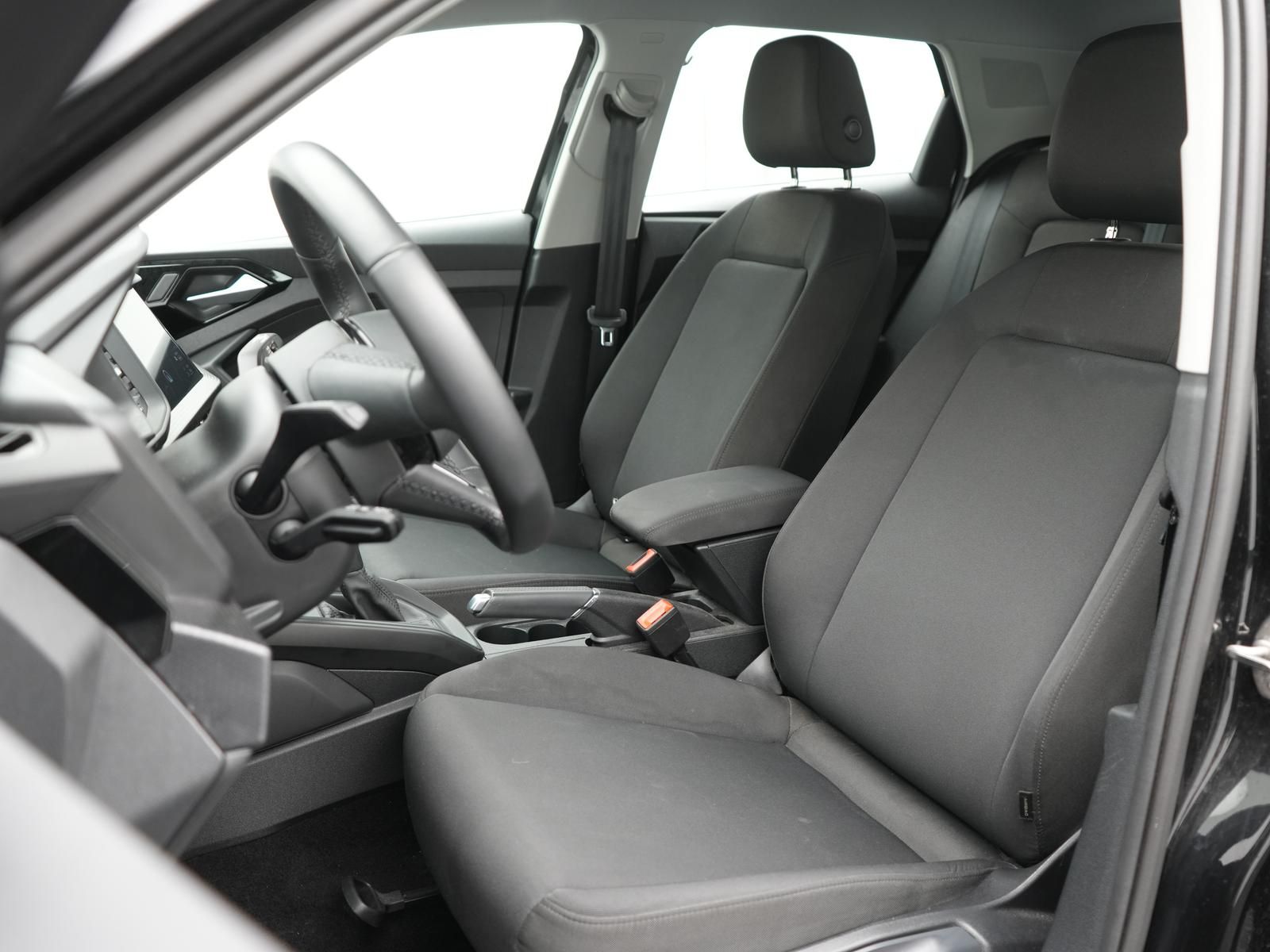 Audi A1 30 TFSI S line,TEMPO,APP,NAVI,SPURH,SHZ,PDC