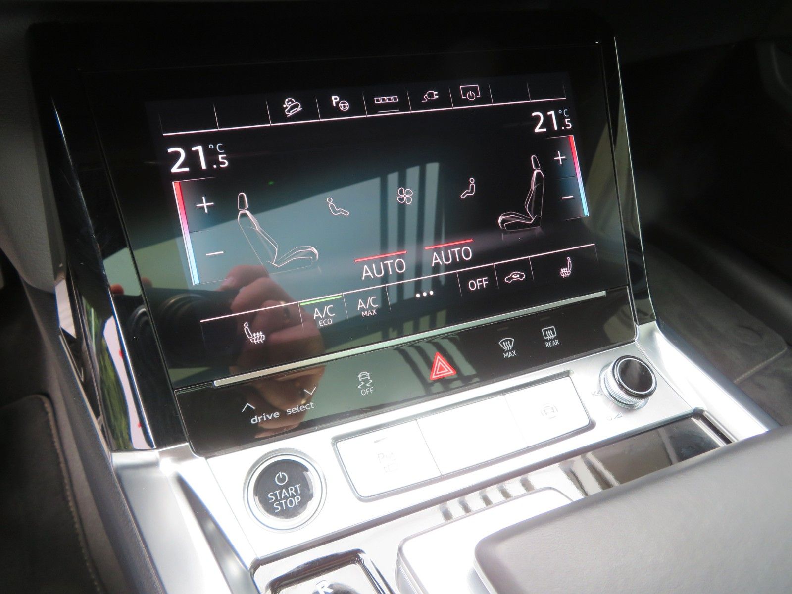 Audi e-tron 55 S-LINE AHK PANO ACC S-LINE UPE 103